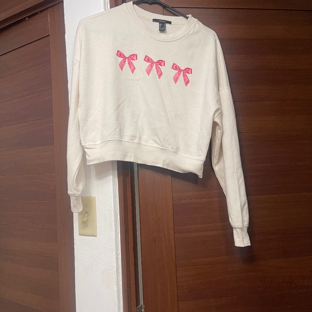Forever 21 bow cropped sweatshirt